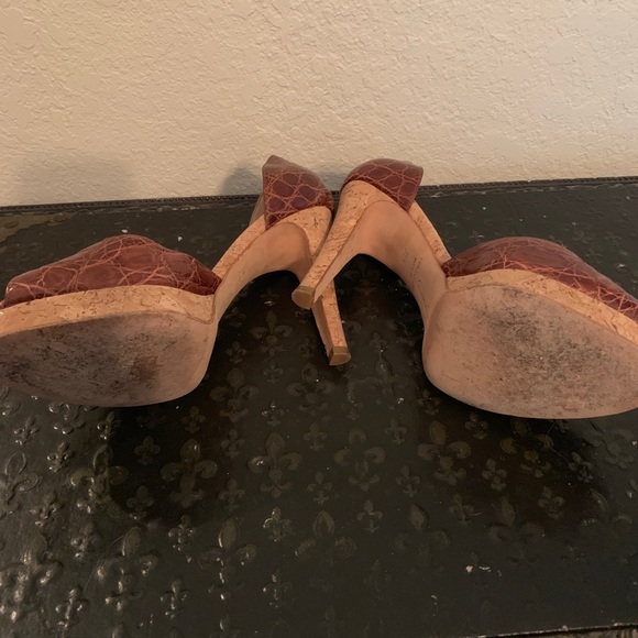 Oscar De La Renta Heels - Picture 2 of 6